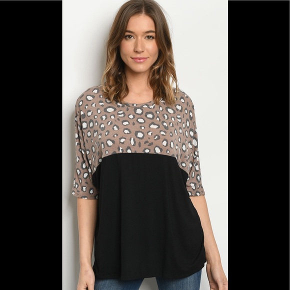 2 for $40💕 color block animal print top - Picture 2 of 4